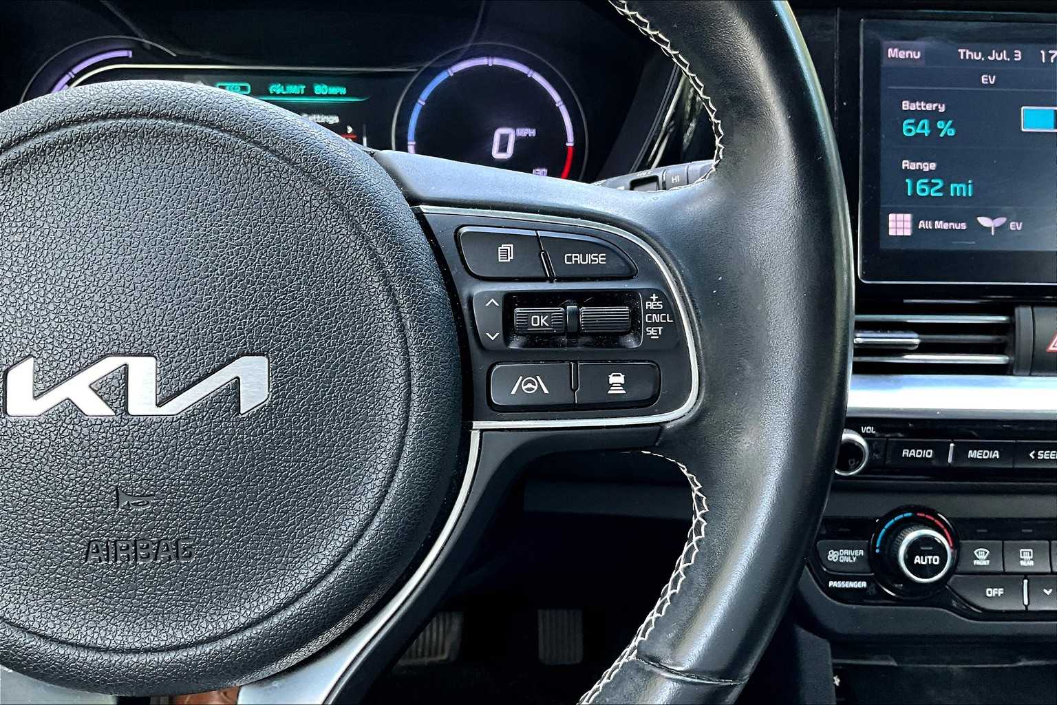 Thumbnail: 2022 Kia Niro - 25