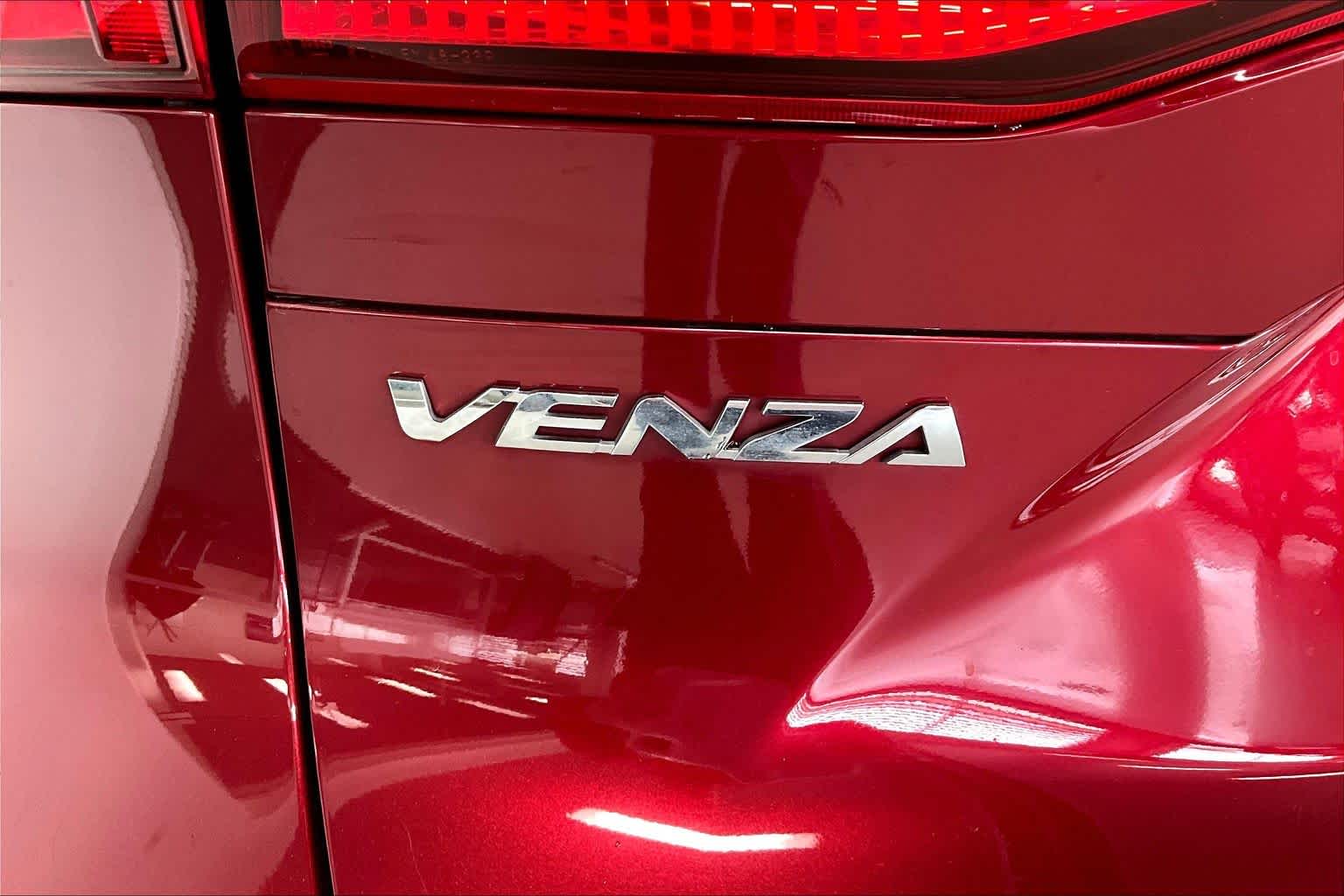Thumbnail: 2021 Toyota Venza - 7
