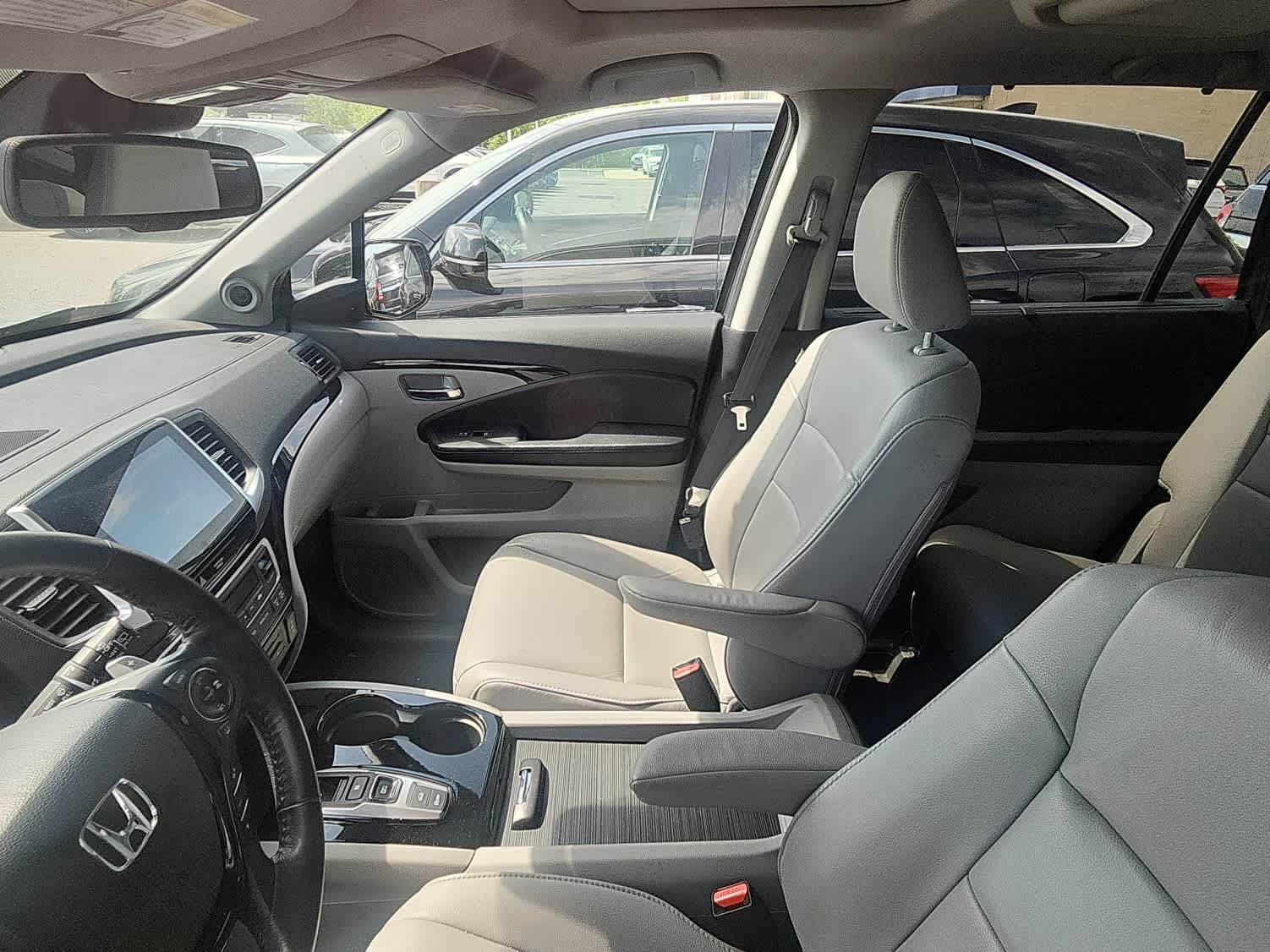Thumbnail: 2018 Honda Pilot - 10