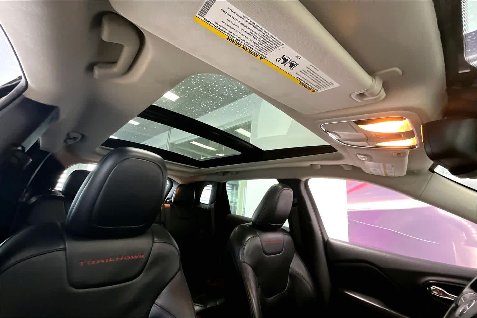 Thumbnail: 2014 Jeep Cherokee - 28