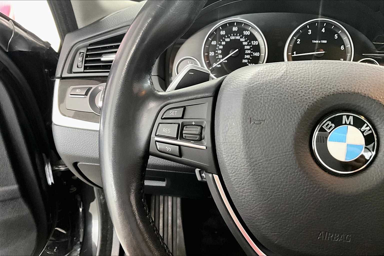 2016 BMW 5 Series 528i xDrive 21