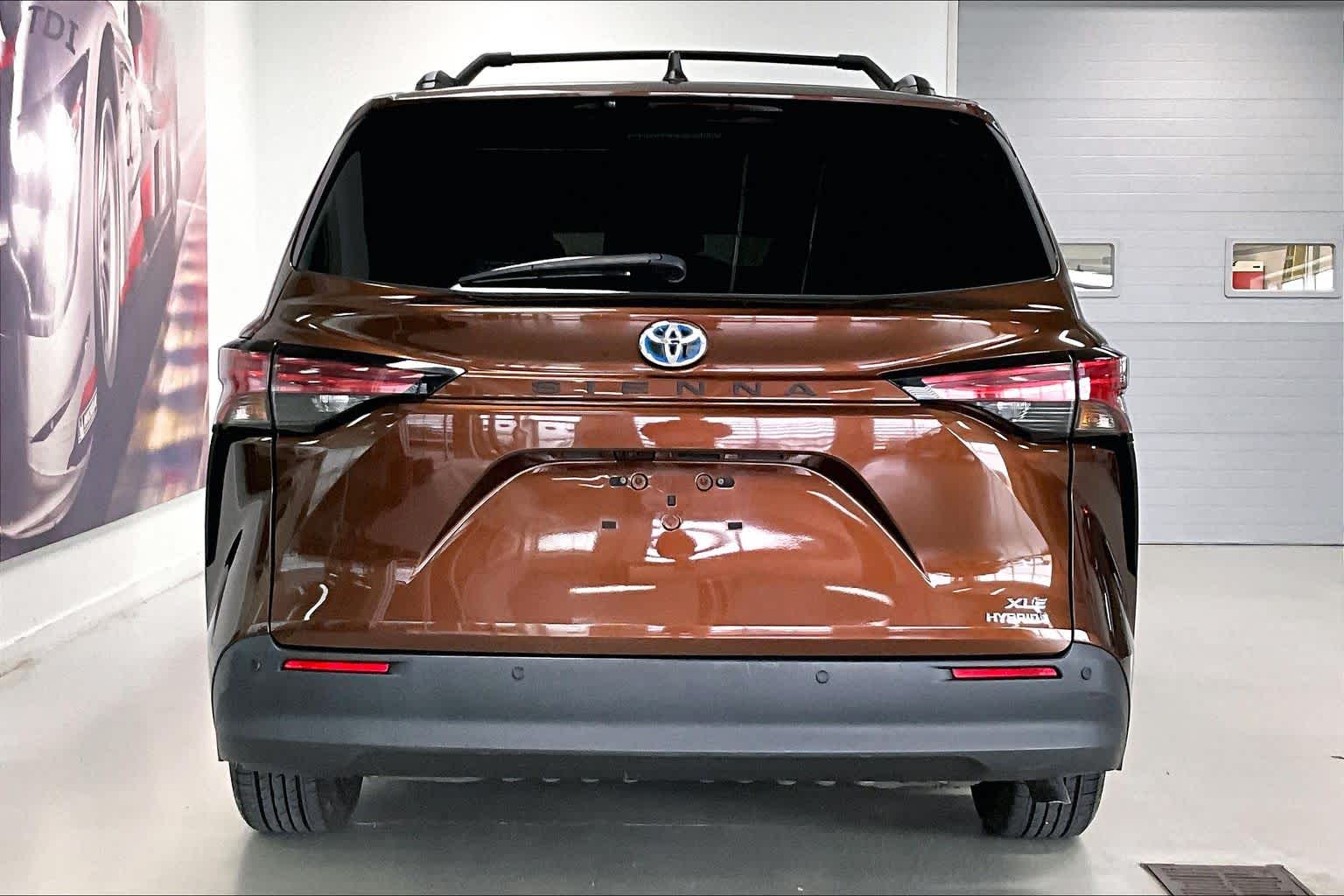 Thumbnail: 2022 Toyota Sienna - 5