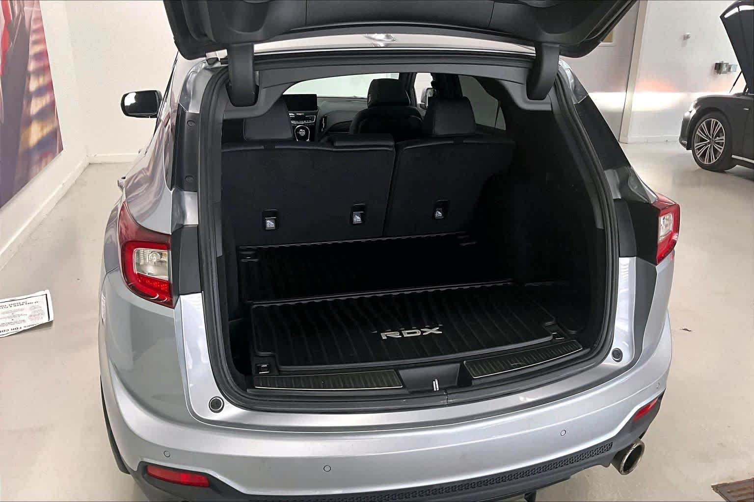 Thumbnail: 2023 Acura RDX - 17