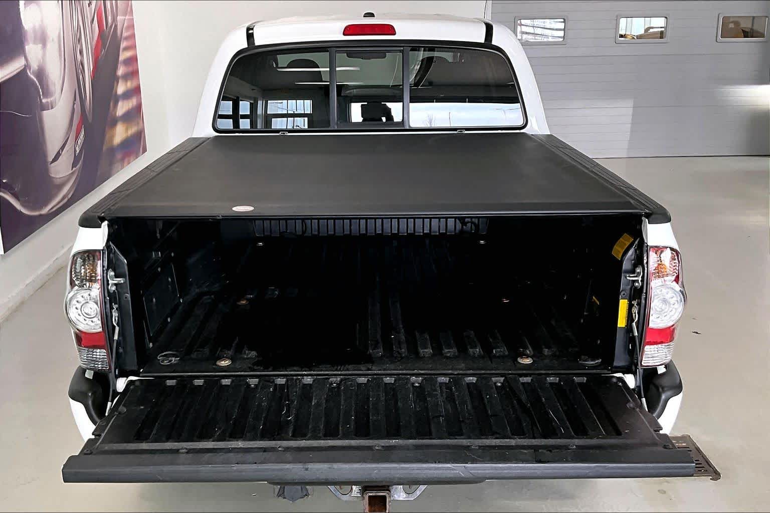 Thumbnail: 2011 Toyota Tacoma - 16