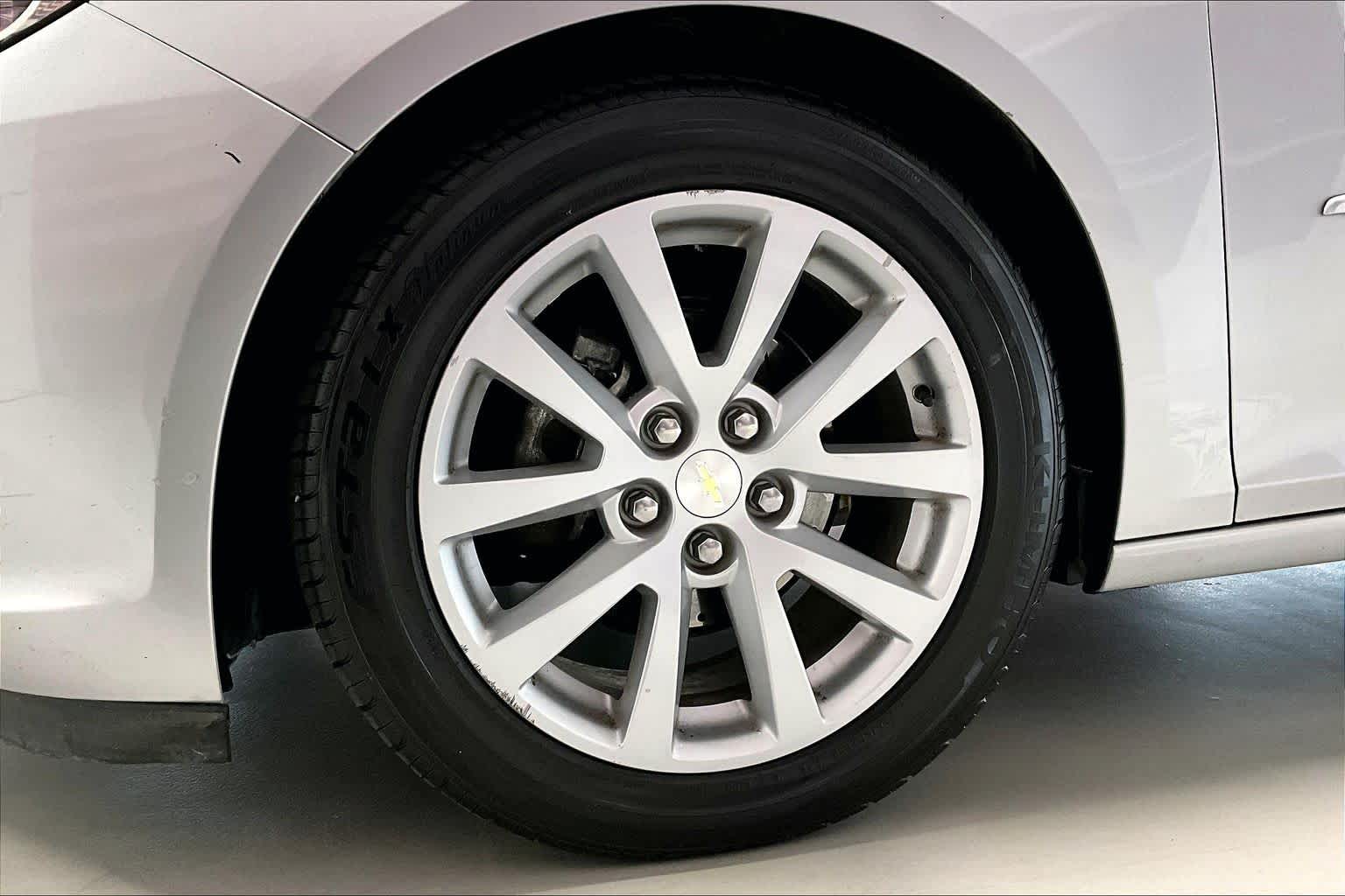 Thumbnail: 2015 Chevrolet Malibu - 8