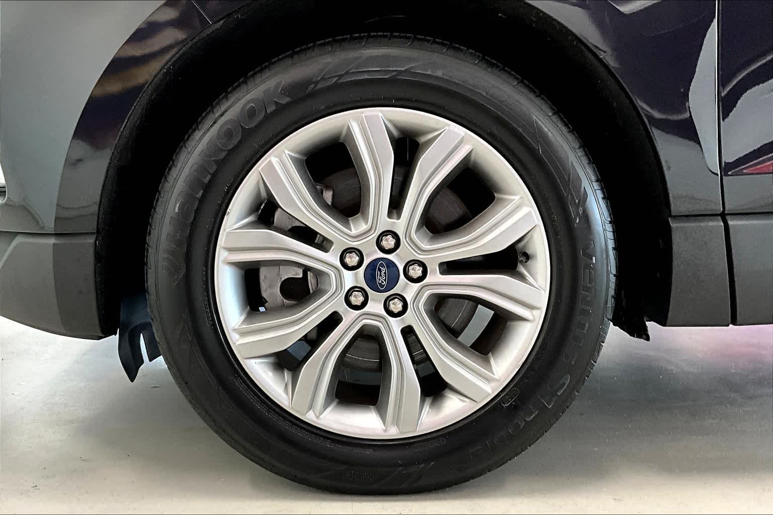 2022 Ford Edge Titanium 7