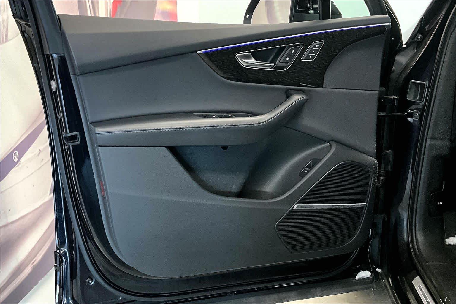 Thumbnail: 2021 Audi Q7 - 24