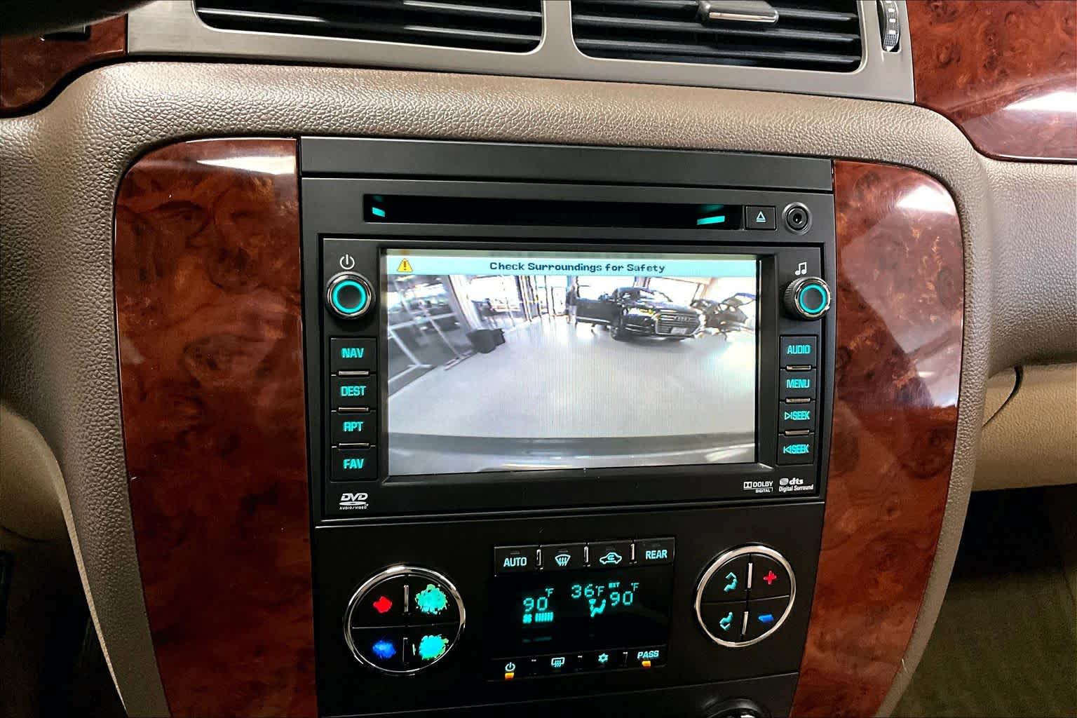 Thumbnail: 2011 Chevrolet Suburban - 24