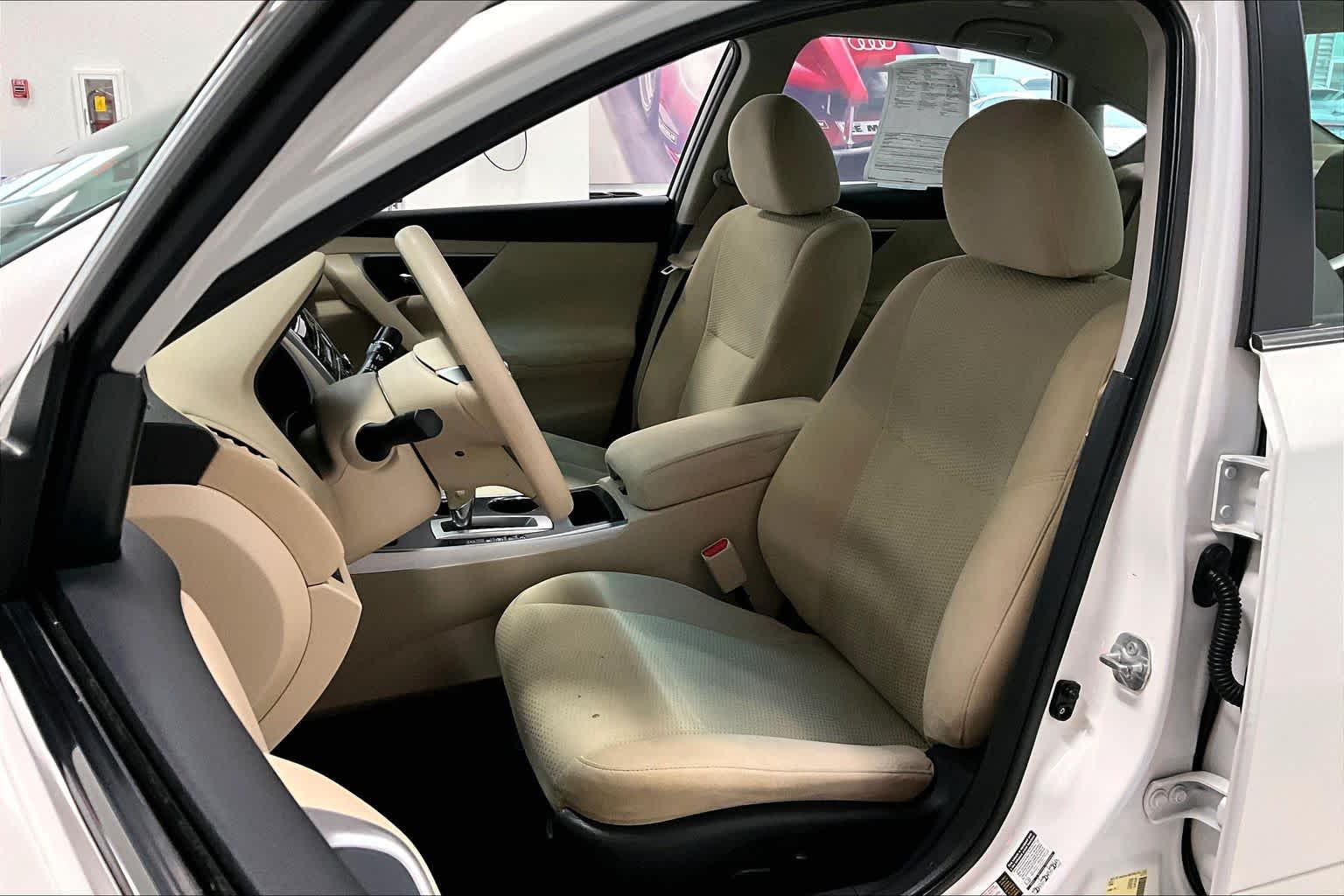 Thumbnail: 2015 Nissan Altima - 10