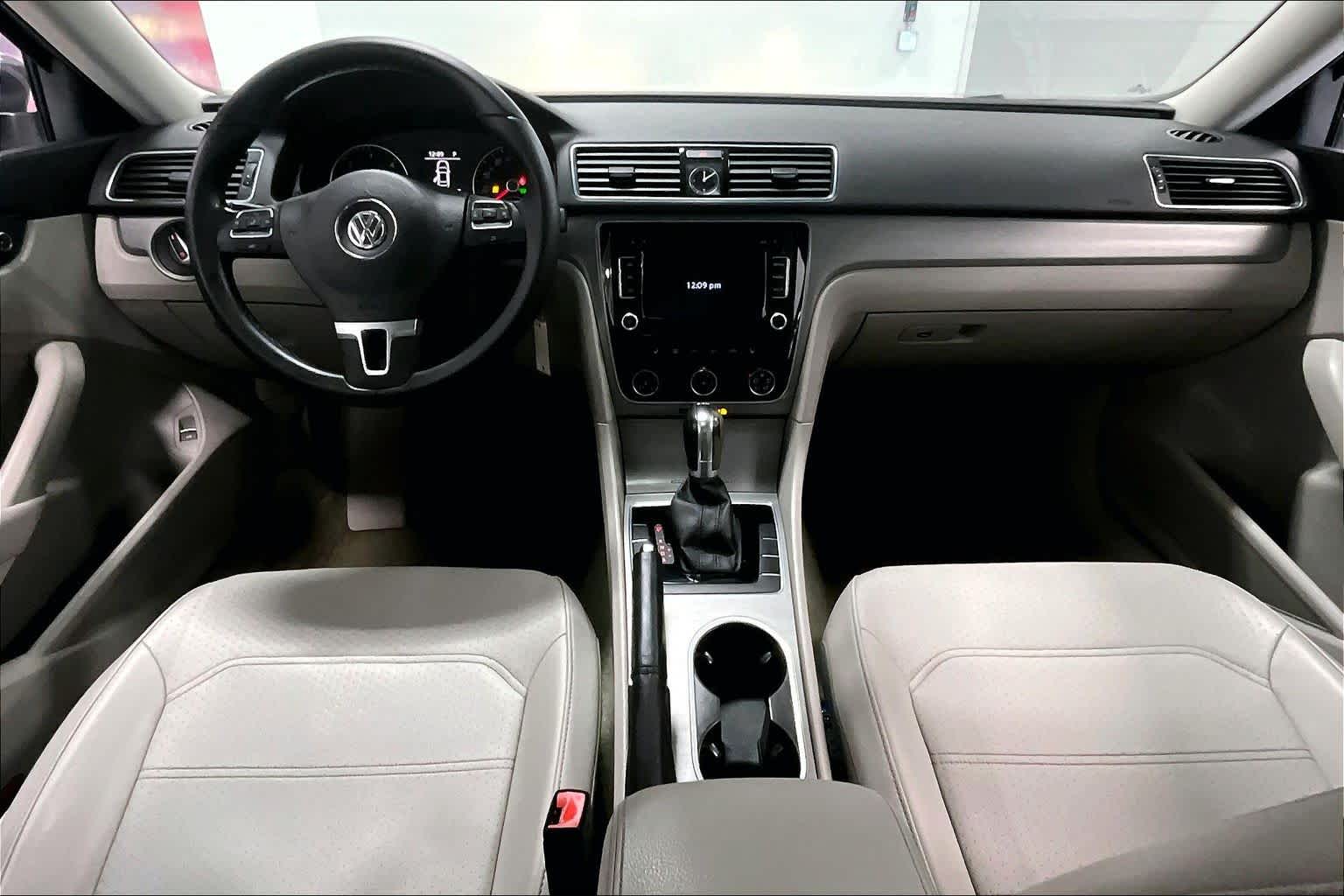 Thumbnail: 2014 Volkswagen Passat - 8