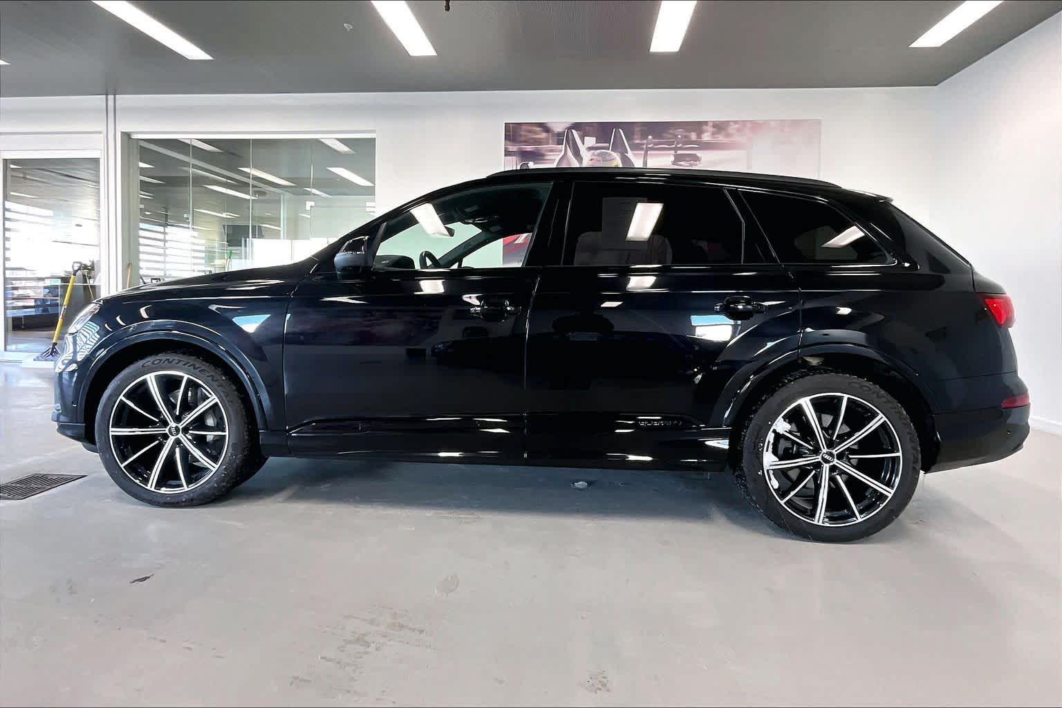 Thumbnail: 2021 Audi Q7 - 3