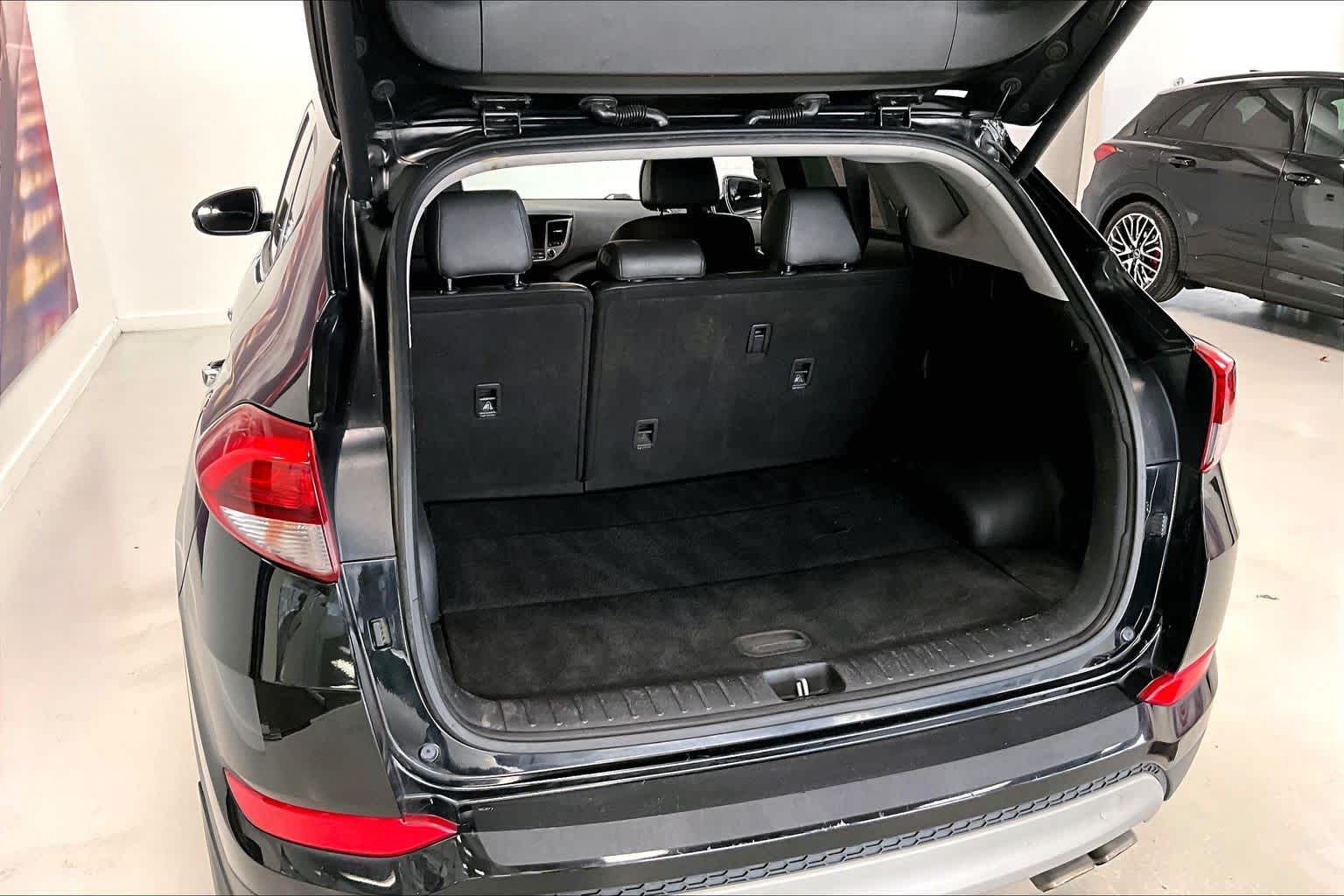 Thumbnail: 2017 Hyundai Tucson - 17