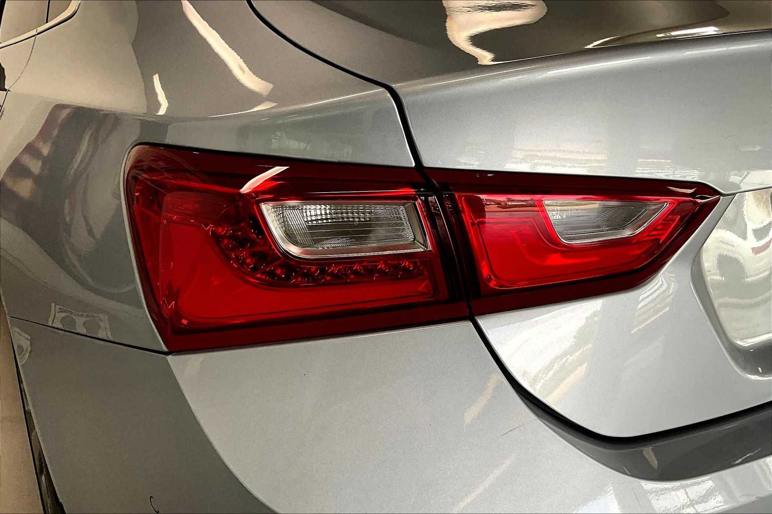 Thumbnail: 2017 Chevrolet Malibu - 30