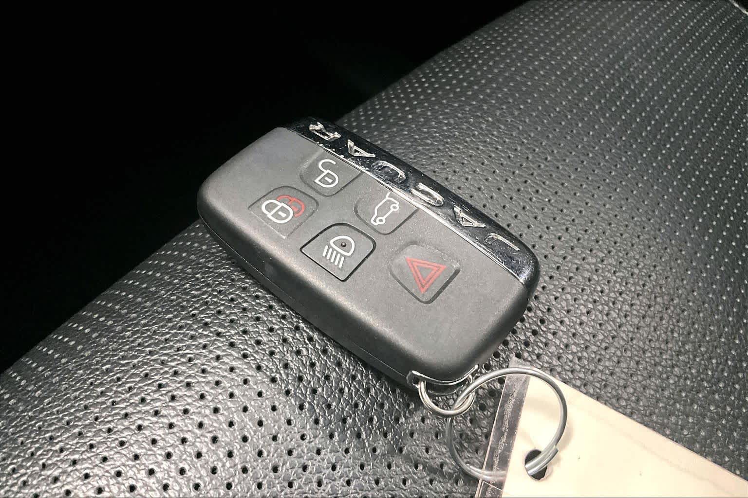 Thumbnail: 2020 Jaguar F-Pace - 17