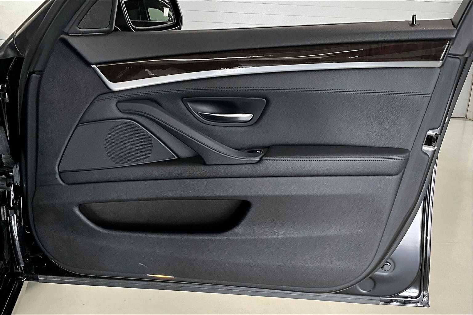 2016 BMW 5 Series 528i xDrive 25