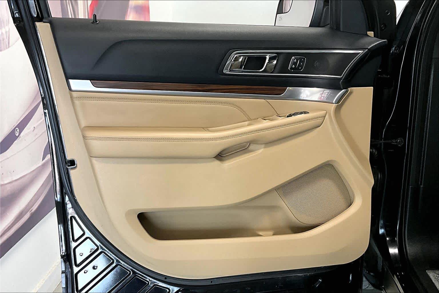 Thumbnail: 2016 Ford Explorer - 23