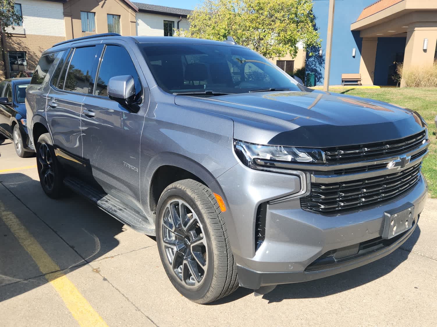 Thumbnail: 2022 Chevrolet Tahoe - 3