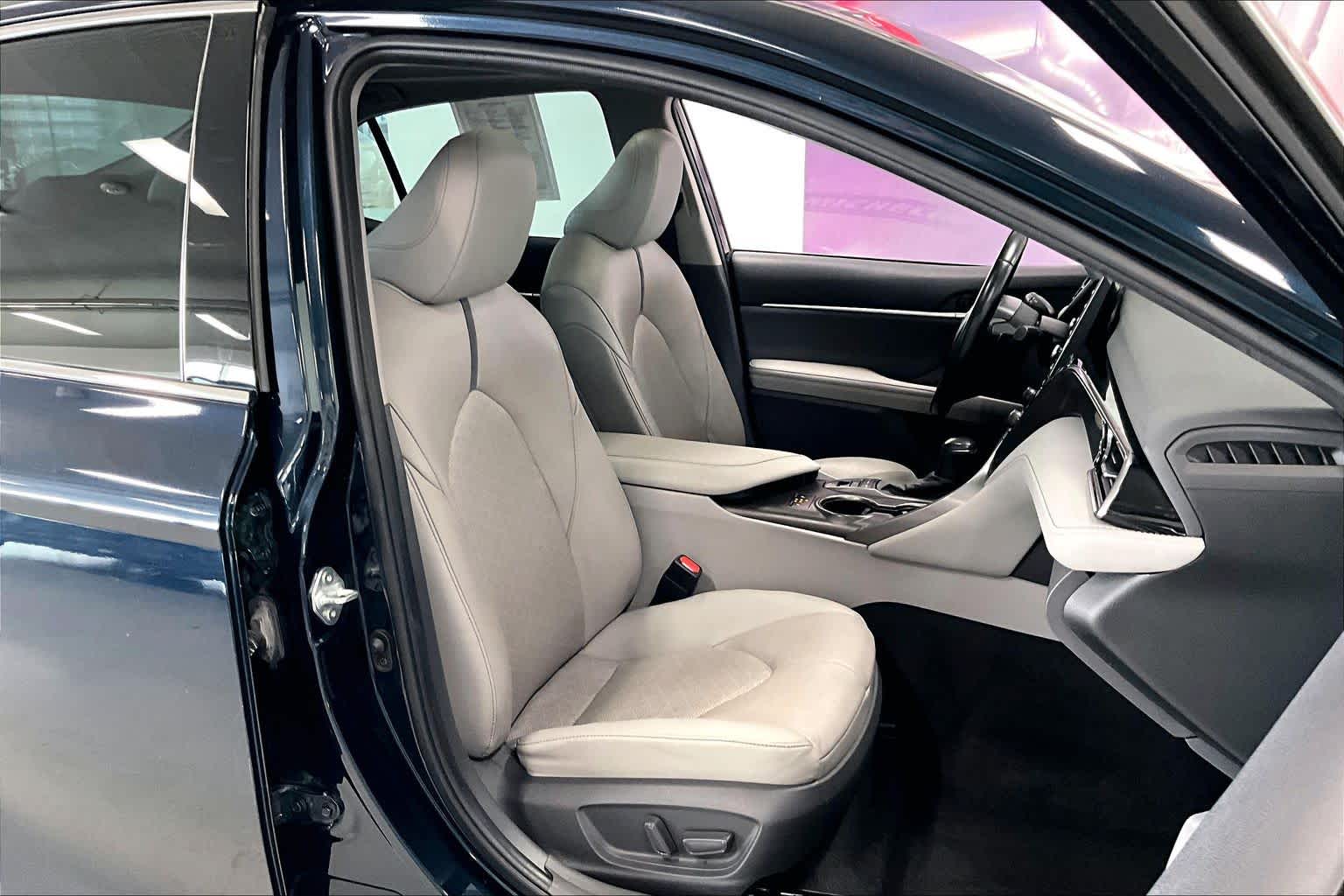 Thumbnail: 2021 Toyota Camry - 11