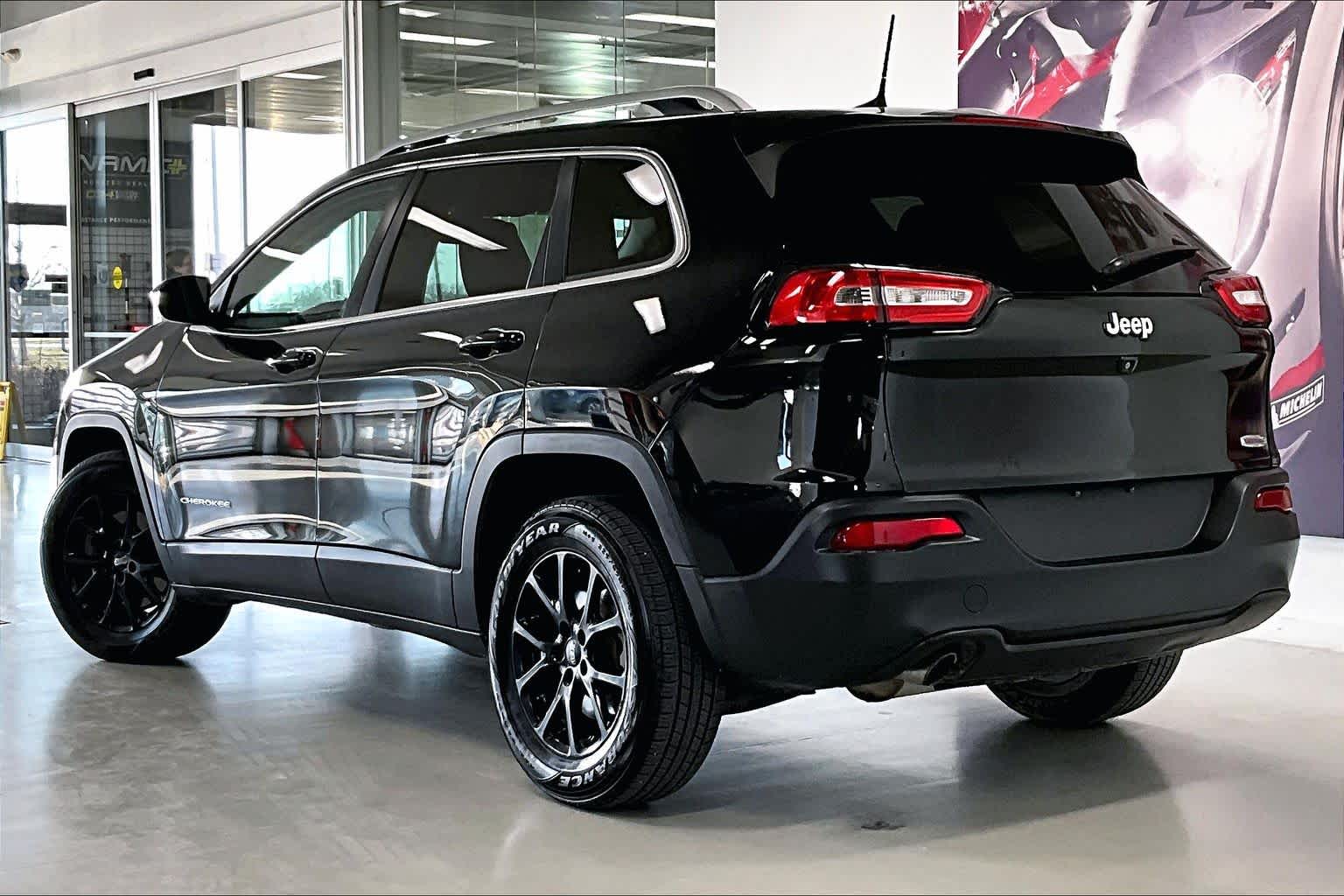 Thumbnail: 2016 Jeep Cherokee - 4