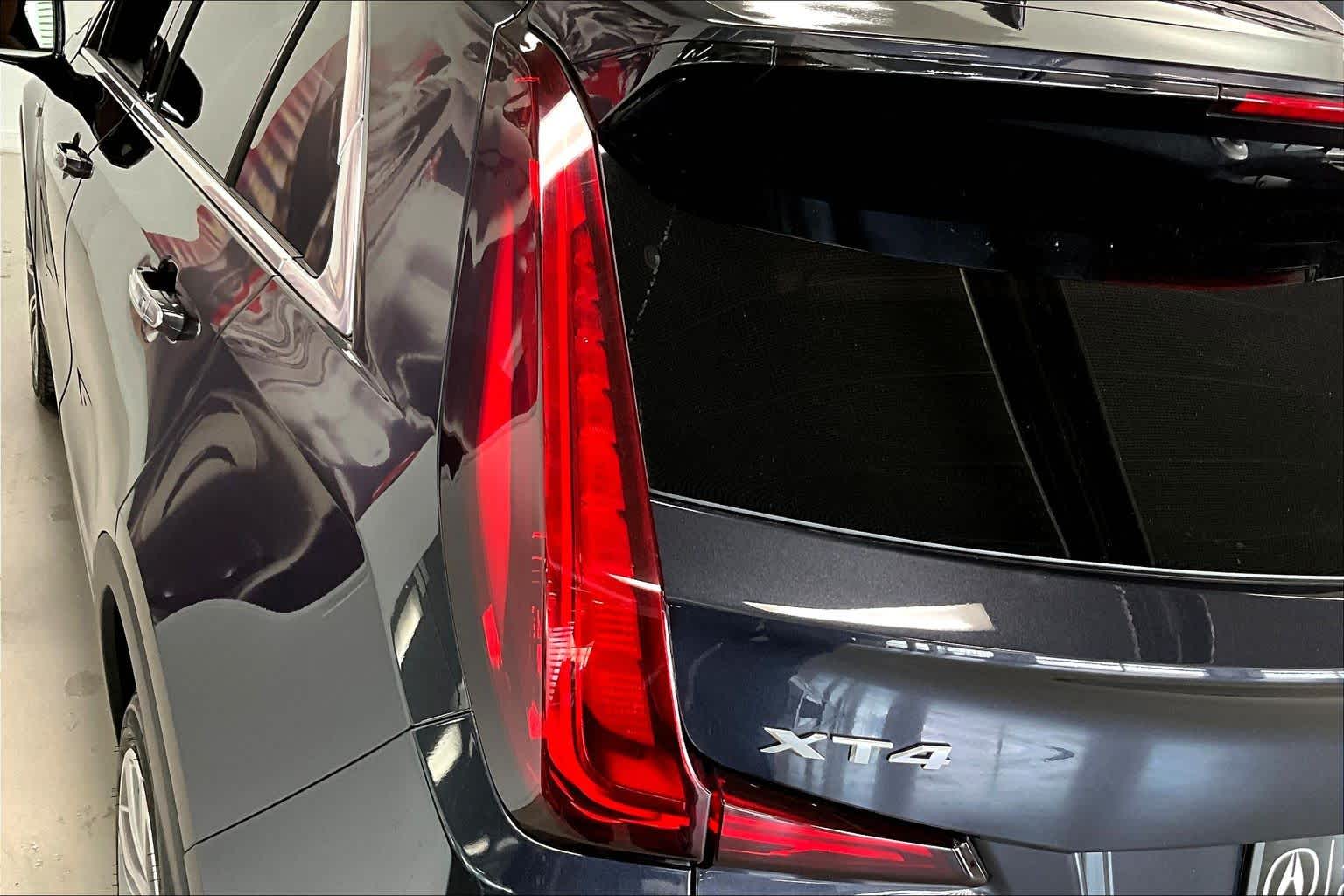 Thumbnail: 2023 Cadillac XT4 - 30