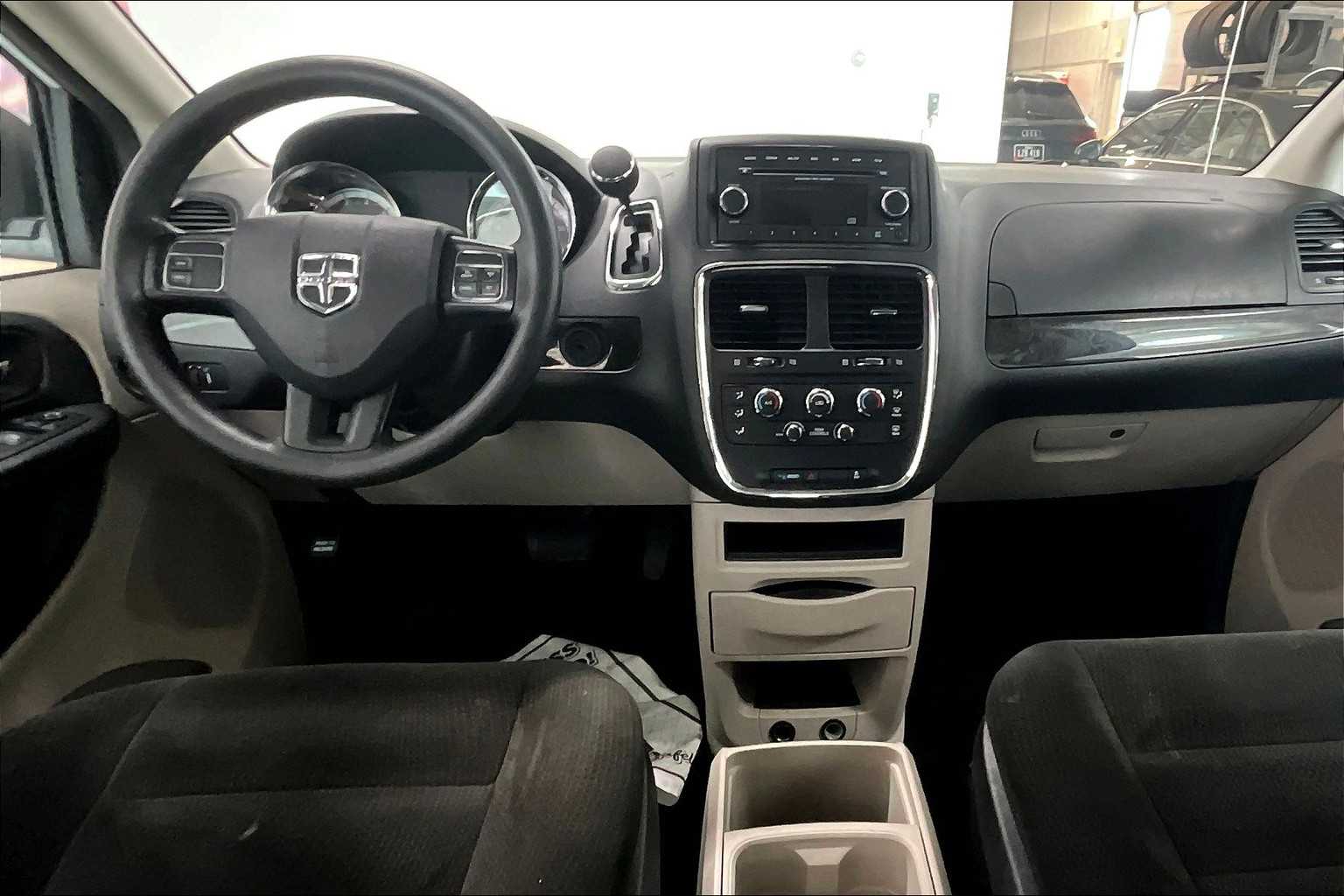 Thumbnail: 2016 Dodge Grand Caravan - 5