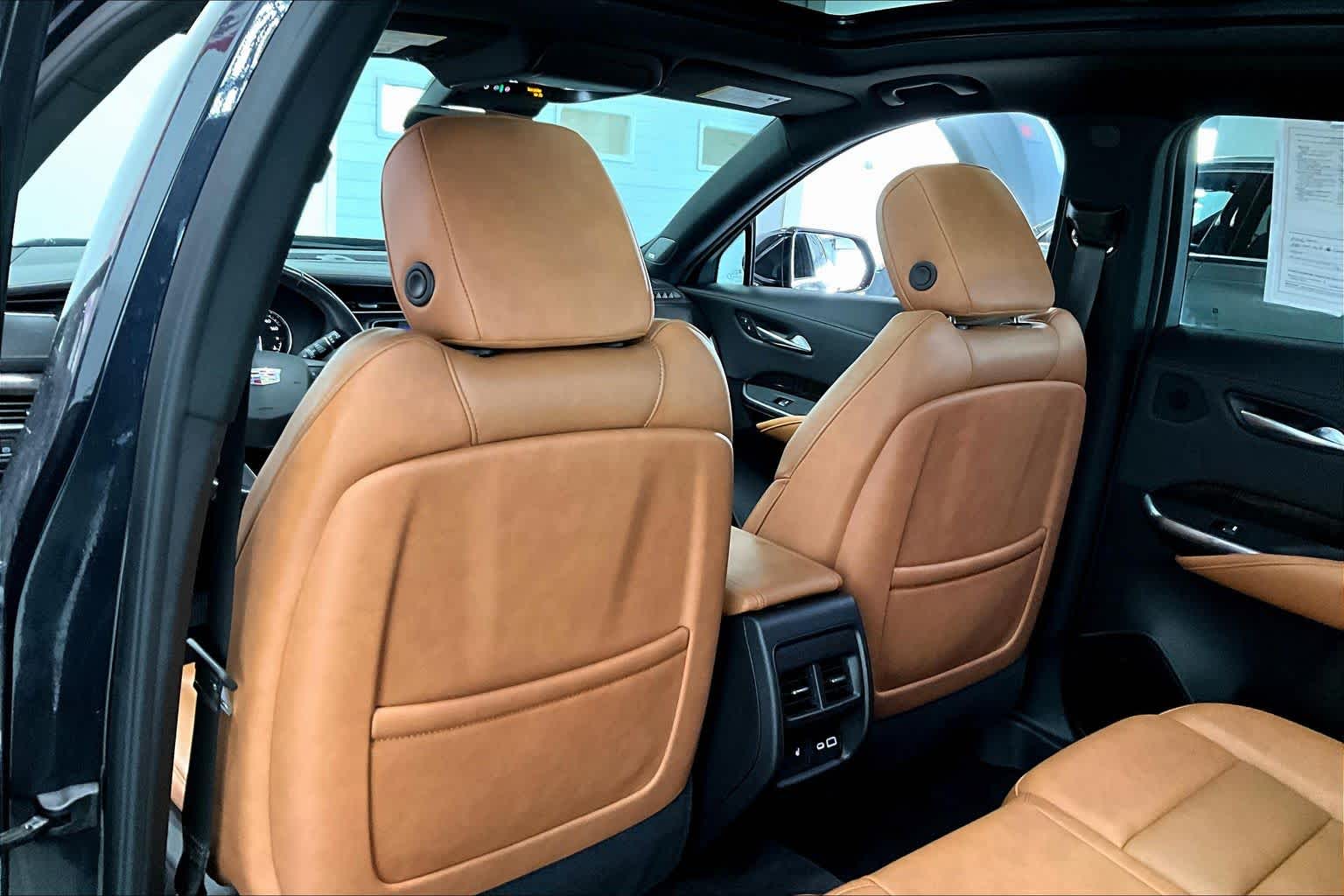 Thumbnail: 2023 Cadillac XT4 - 11