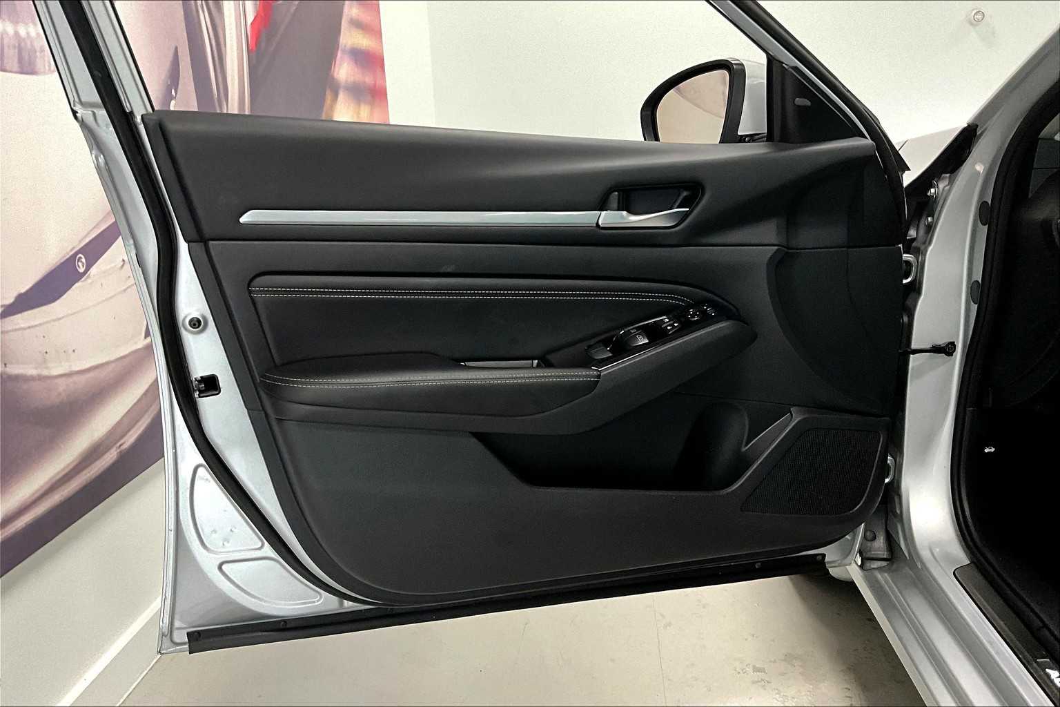 Thumbnail: 2022 Nissan Altima - 25