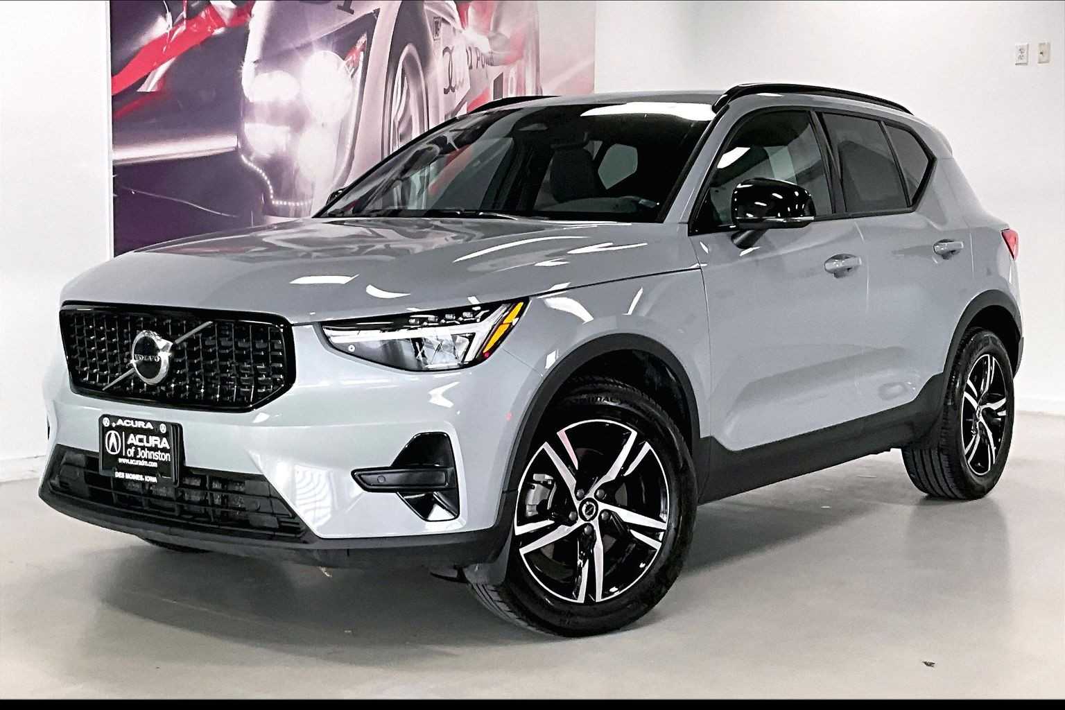 Thumbnail: 2024 Volvo XC40 - 1