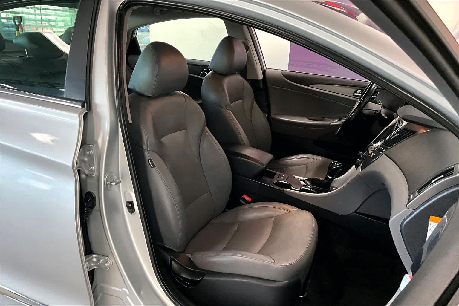 Thumbnail: 2013 Hyundai Sonata - 11