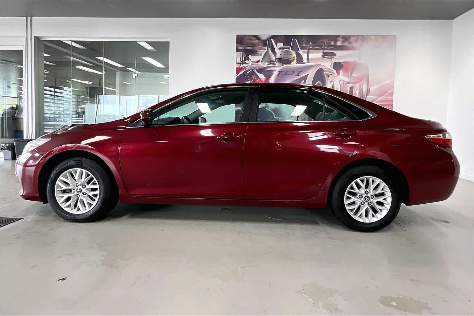 Thumbnail: 2017 Toyota Camry - 3