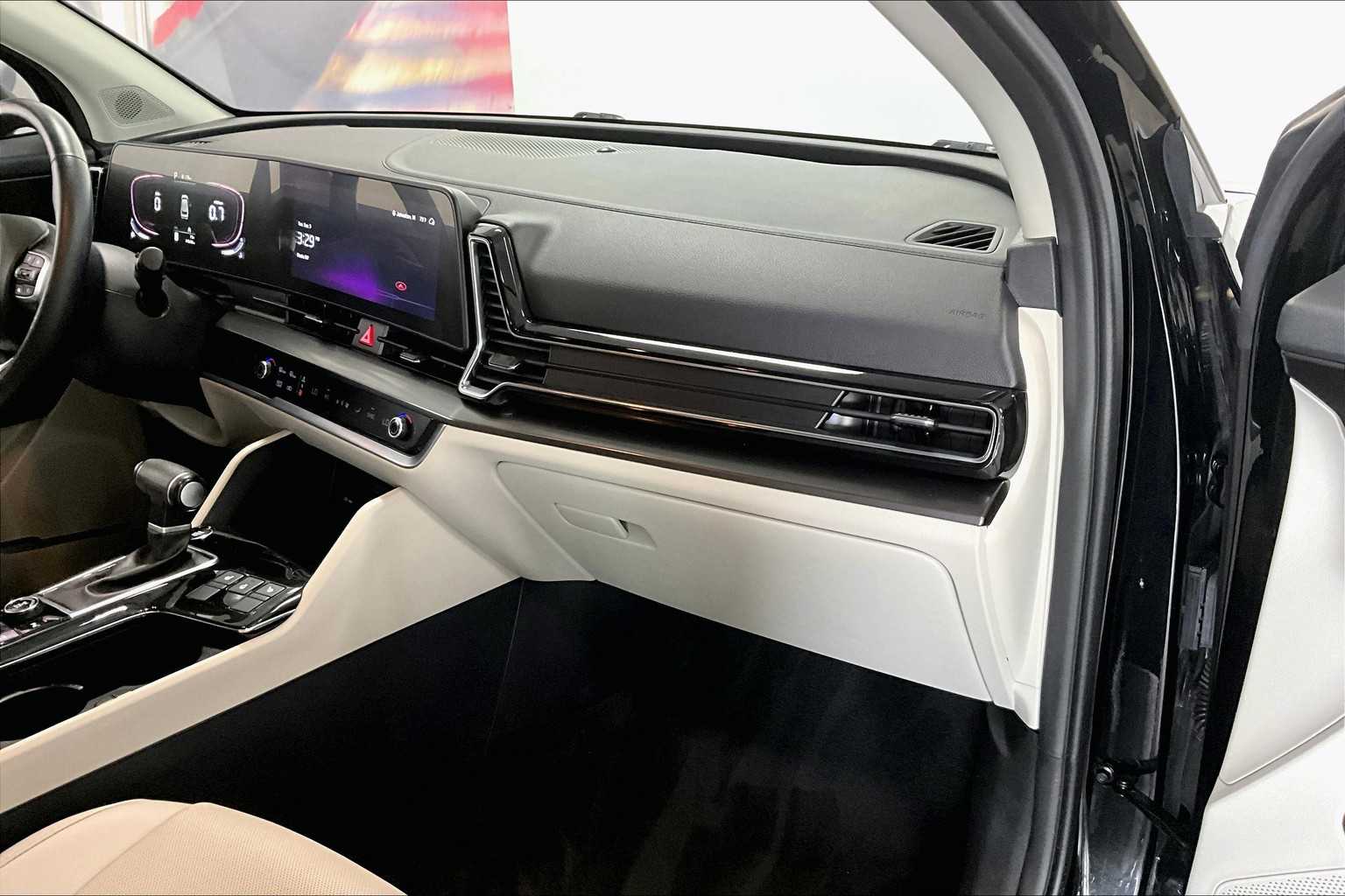 Thumbnail: 2023 Kia Sportage - 21