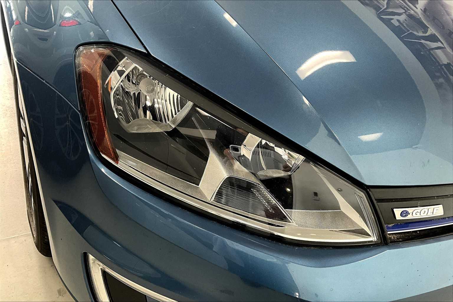 Thumbnail: 2016 Volkswagen e-Golf - 27