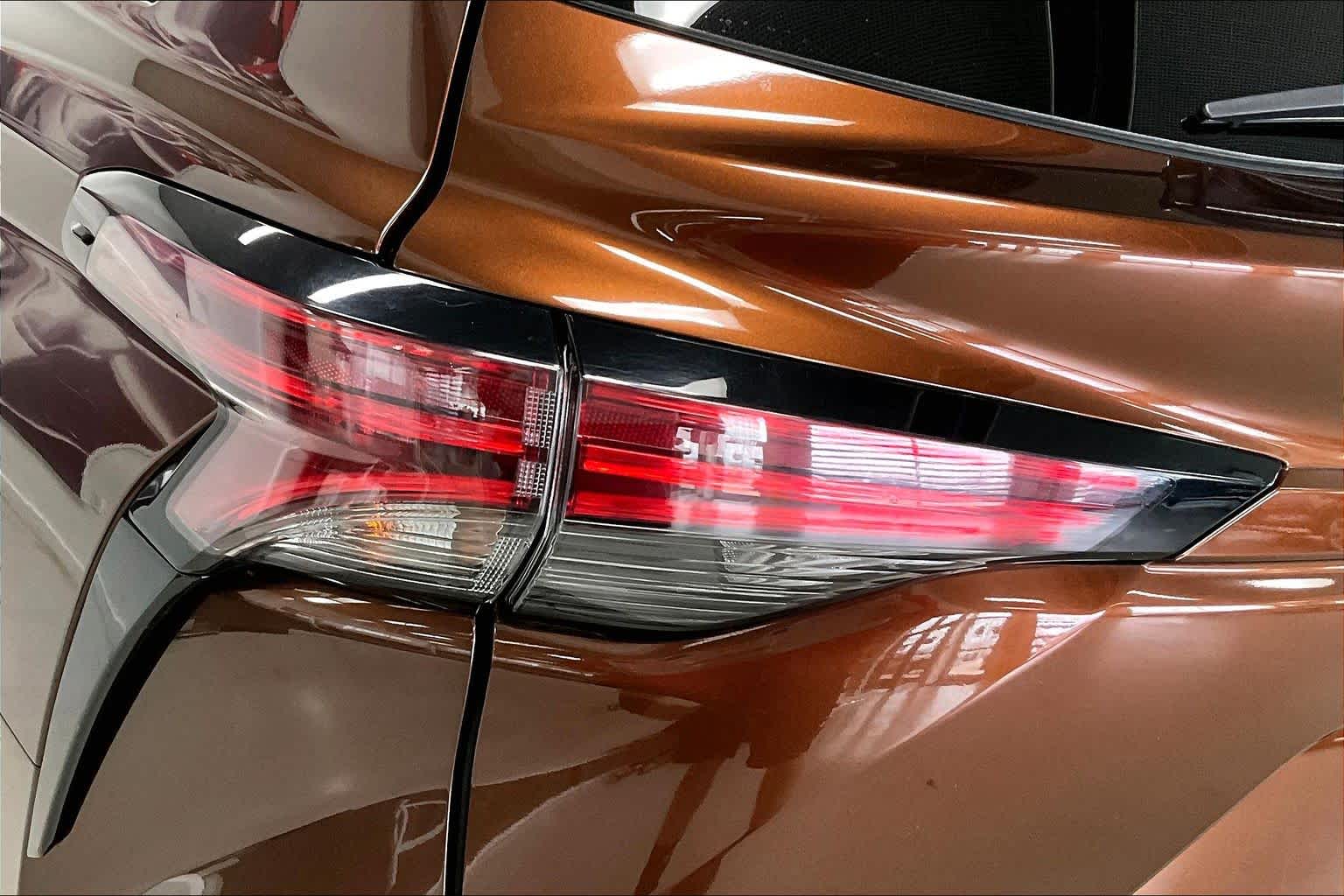 Thumbnail: 2022 Toyota Sienna - 30