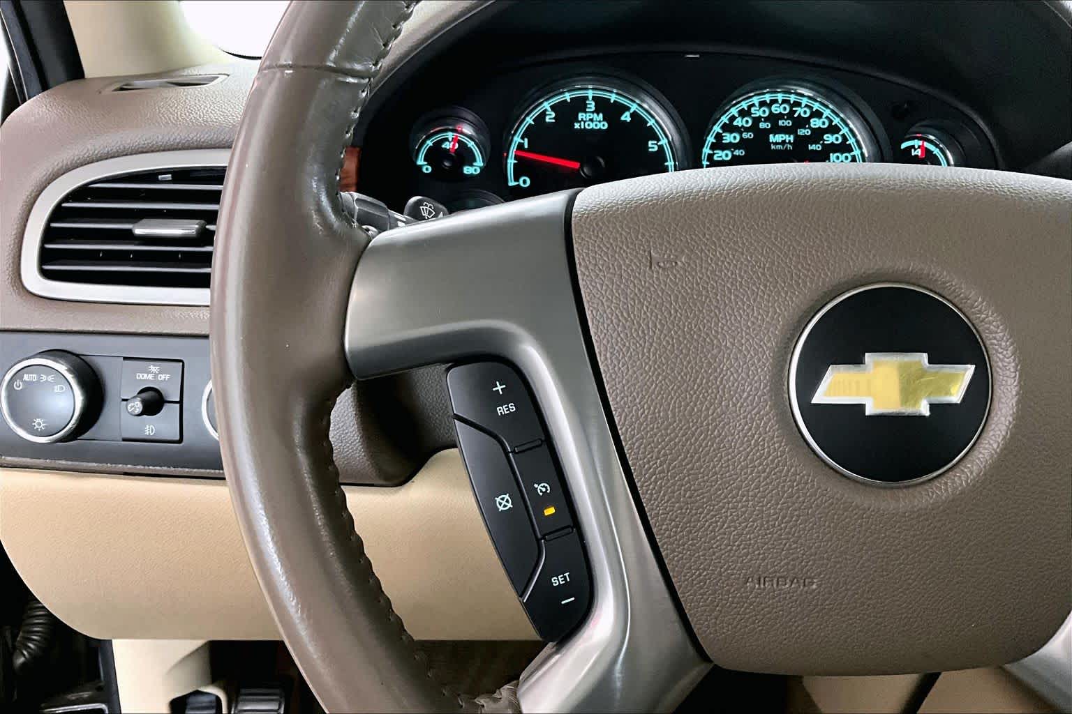 Thumbnail: 2011 Chevrolet Suburban - 22