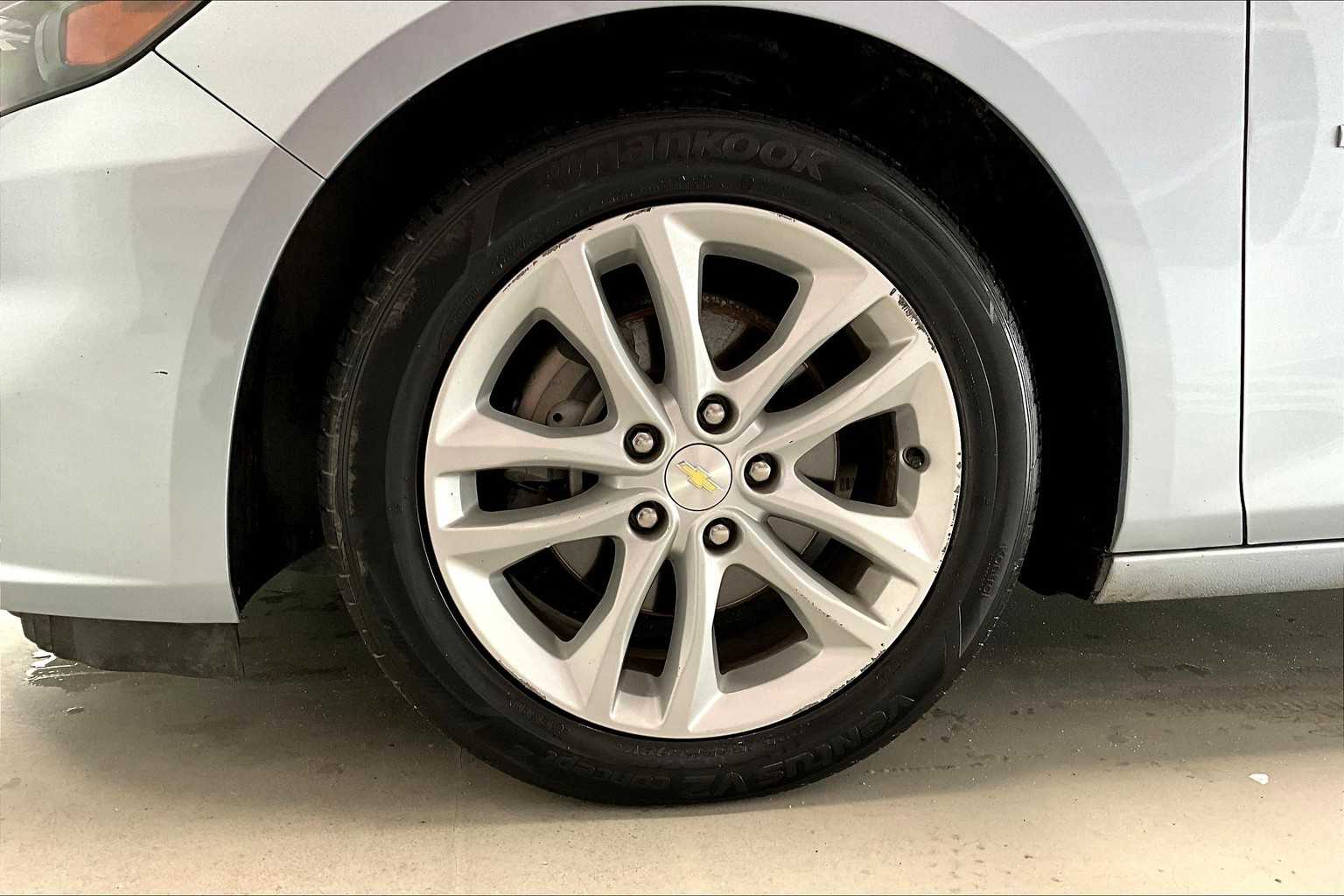 Thumbnail: 2018 Chevrolet Malibu - 7