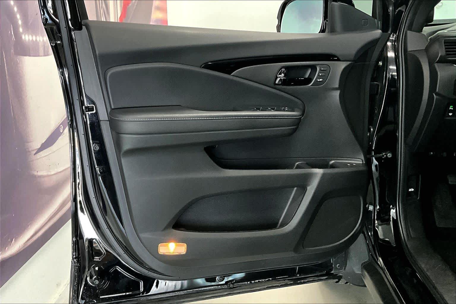 Thumbnail: 2022 Honda Passport - 24