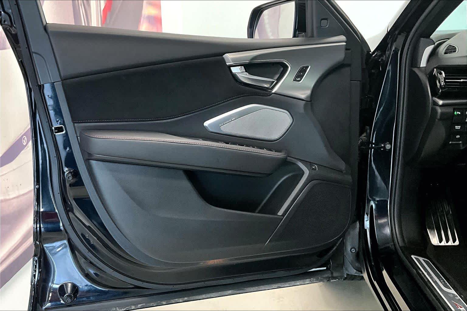 Thumbnail: 2025 Acura RDX - 24