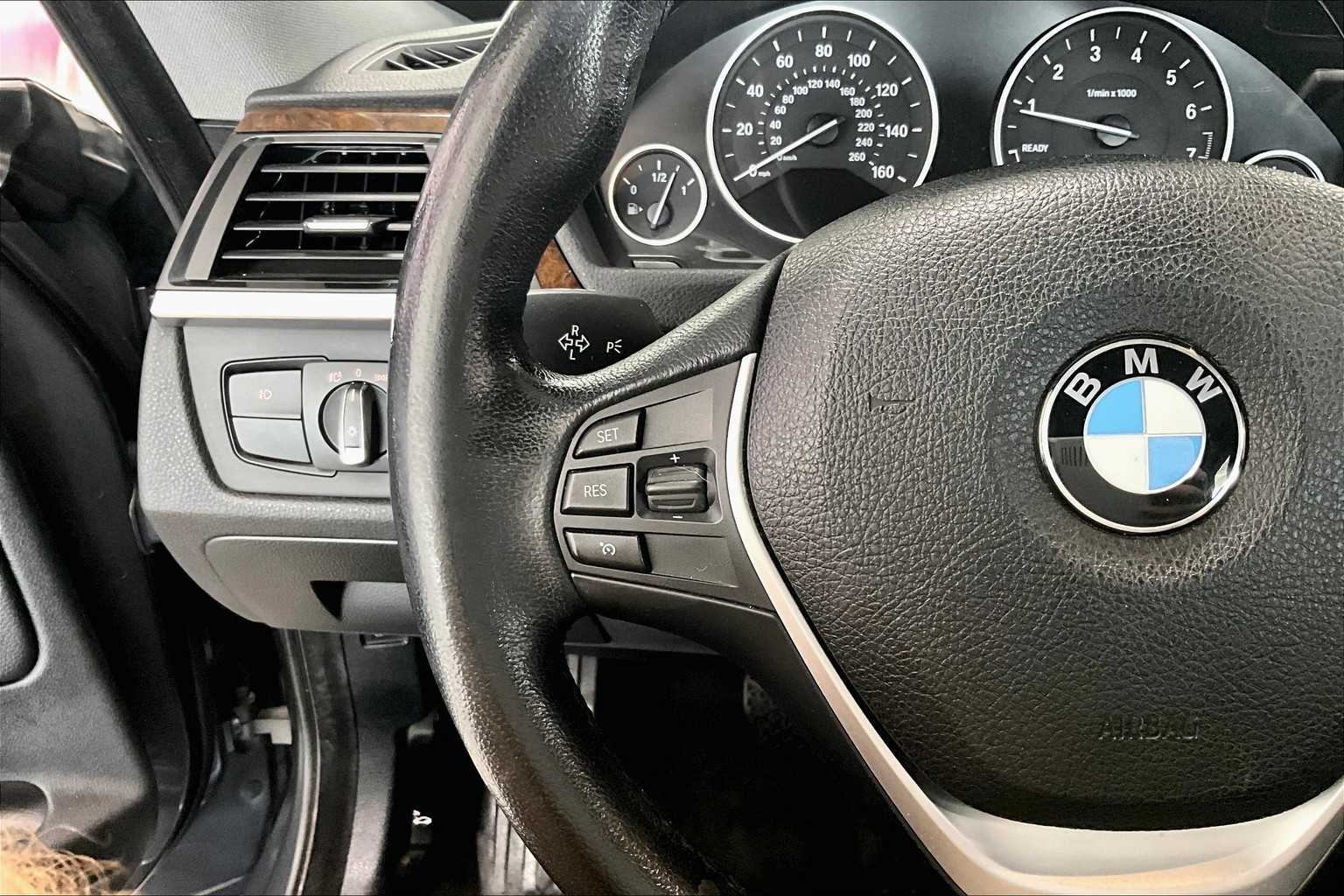 Thumbnail: 2015 BMW 3 Series - 20