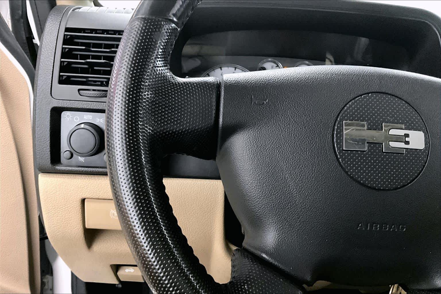 Thumbnail: 2010 Hummer H3 - 20