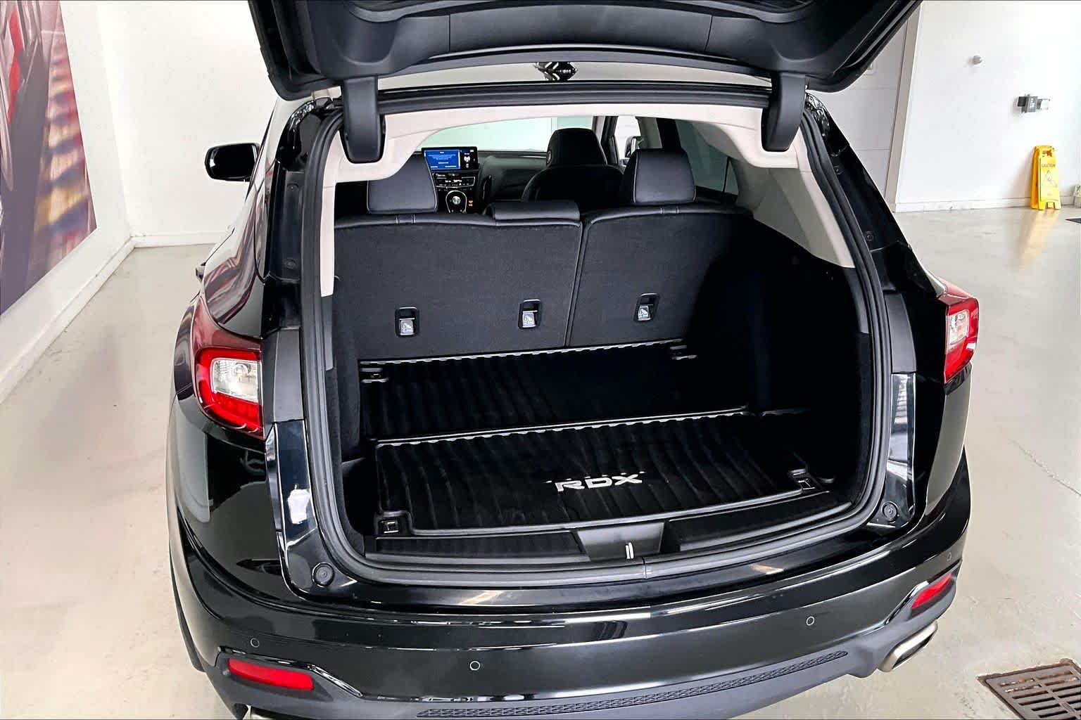 Thumbnail: 2023 Acura RDX - 17