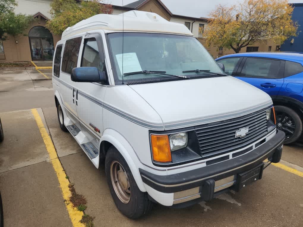 Thumbnail: 1993 Chevrolet Astro - 3