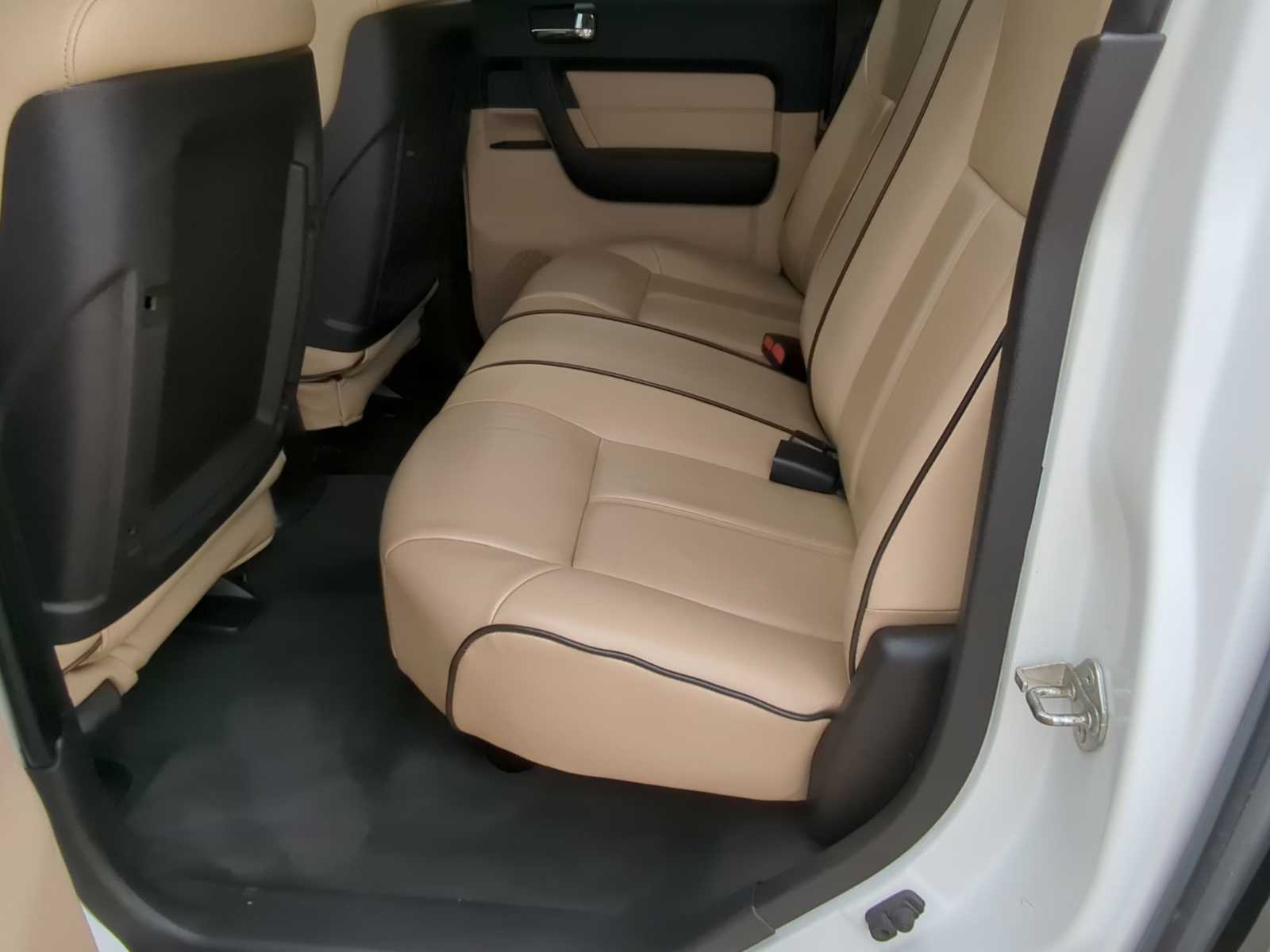 Thumbnail: 2010 Hummer H3 - 20