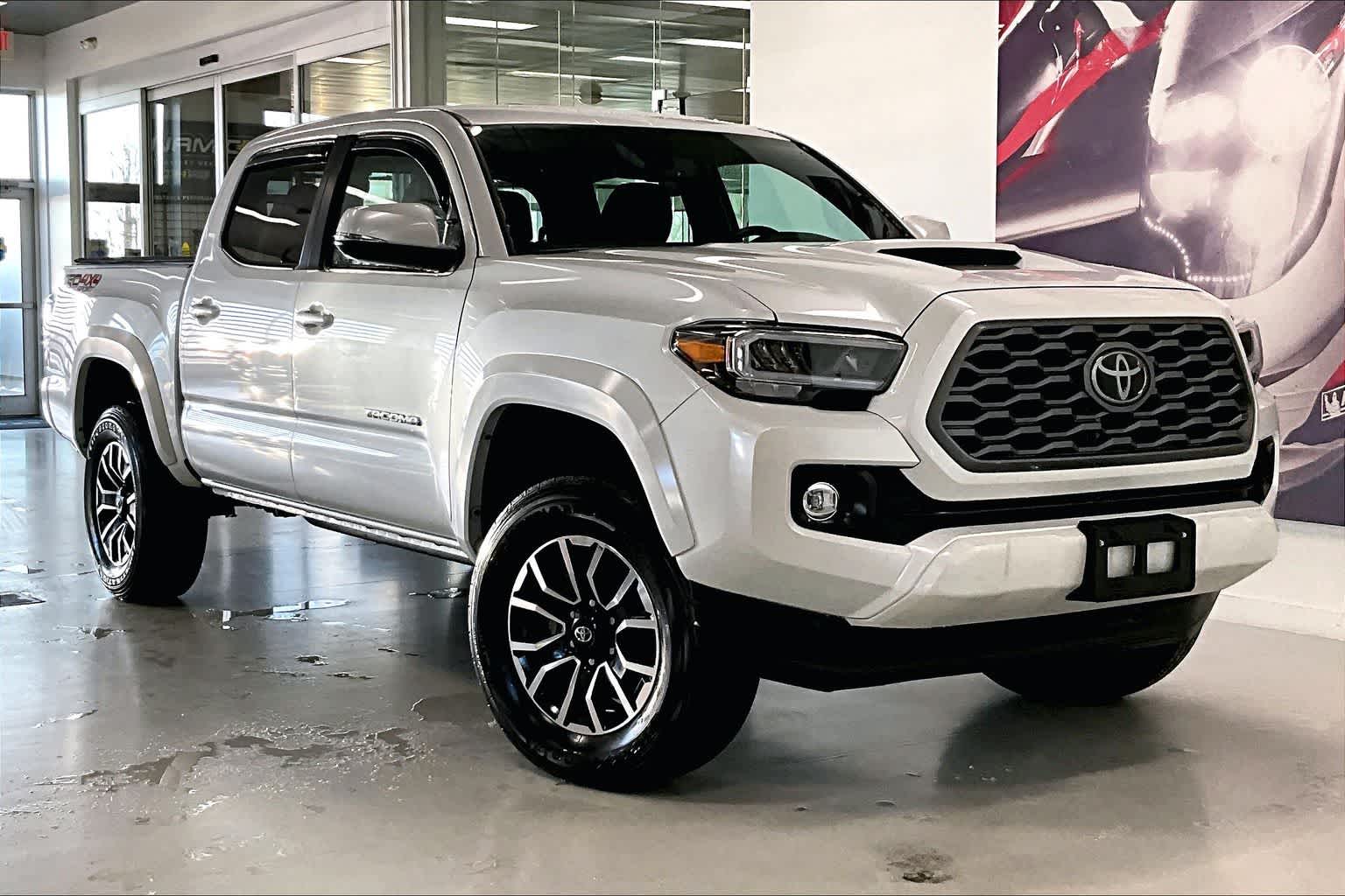 Thumbnail: 2023 Toyota Tacoma - 19