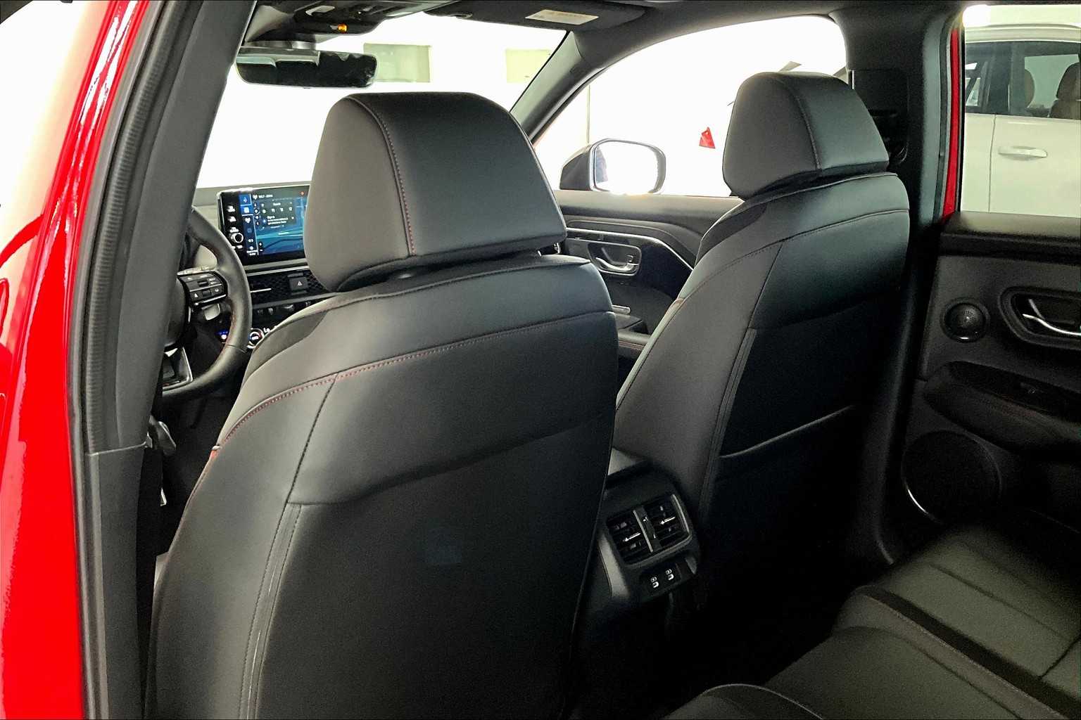 Thumbnail: 2025 Acura ADX - 11