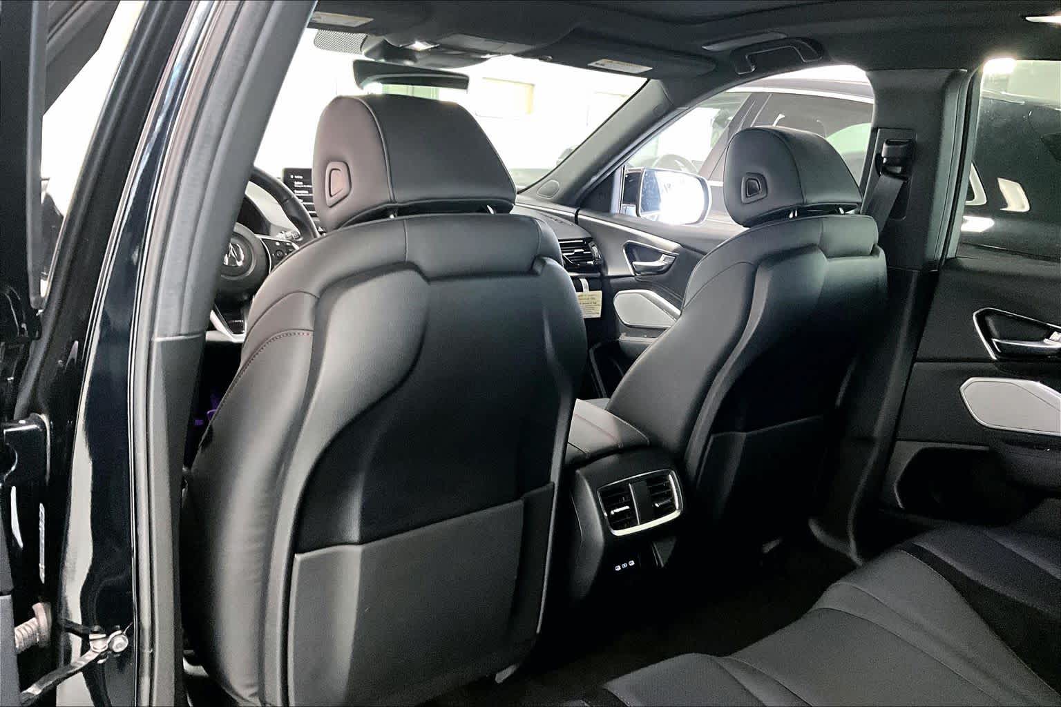 Thumbnail: 2025 Acura RDX - 10