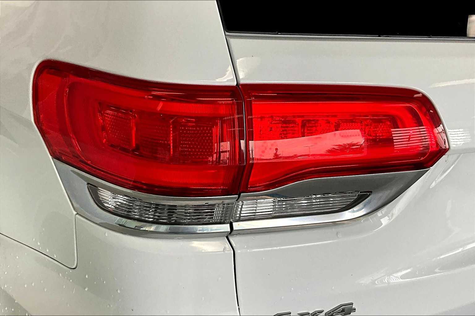 Thumbnail: 2014 Jeep Grand Cherokee - 24