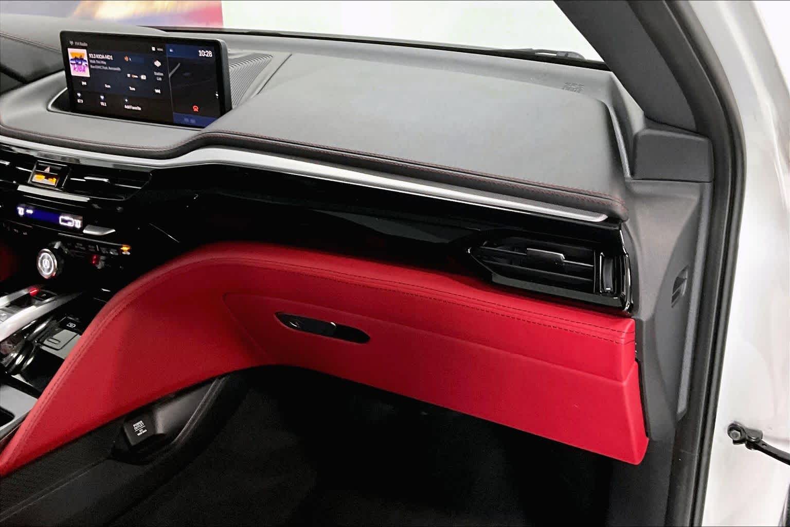 Thumbnail: 2022 Acura MDX - 21