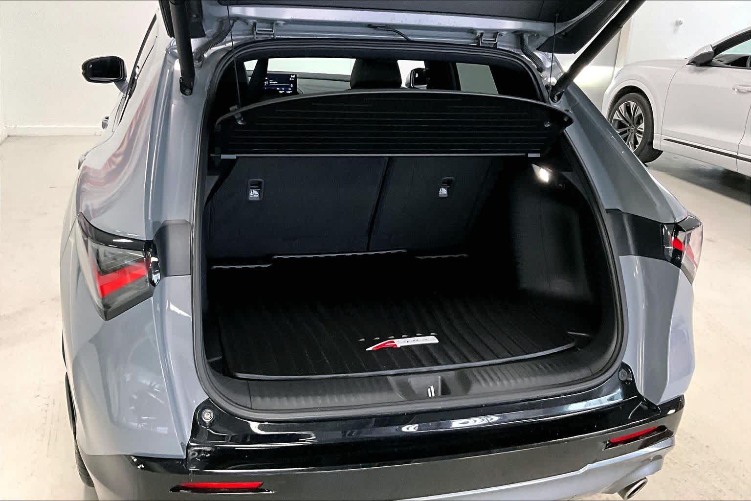 Thumbnail: 2025 Acura ADX - 15