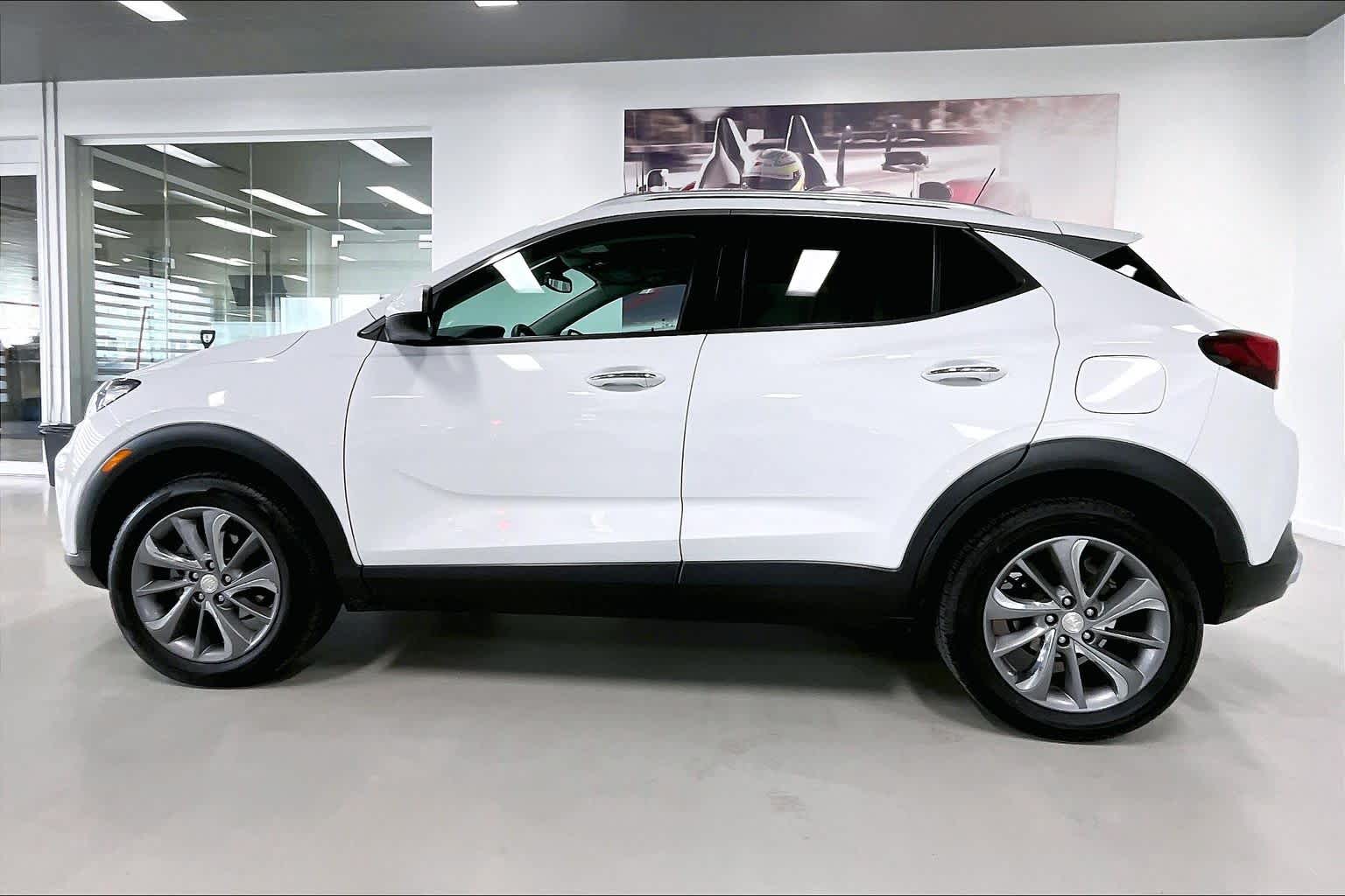 Thumbnail: 2022 Buick Encore GX - 3