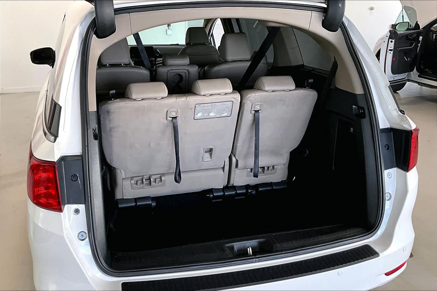 Thumbnail: 2023 Honda Odyssey - 17